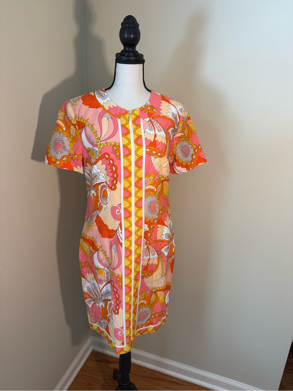 Trina Turk Pink & Orange Paisley-Print Short Sleeve Shift Dress